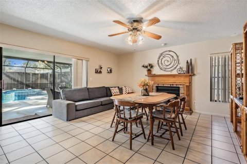 House in Temple Terrace, Florida 4 bedrooms, 208.57 sq.m. № 2132809 - photo 17