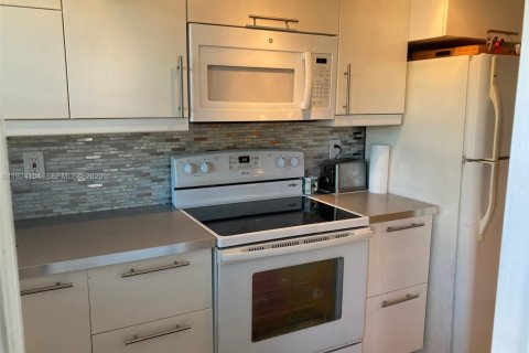 Condominio en venta en Hollywood, Florida, 1 dormitorio, 66.89 m2 № 1982828 - foto 5