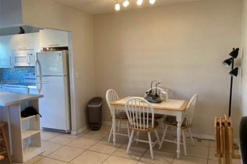 Condominio en venta en Hollywood, Florida, 1 dormitorio, 66.89 m2 № 1982828 - foto 15