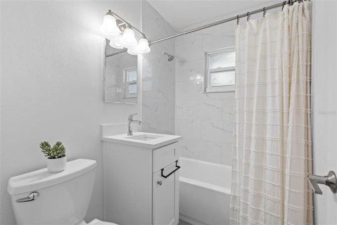 House in Saint Petersburg, Florida 2 bedrooms, 69.49 sq.m. № 1854454 - photo 17