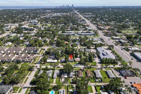 House in Saint Petersburg, Florida 2 bedrooms, 69.49 sq.m. № 1854454 - photo 8