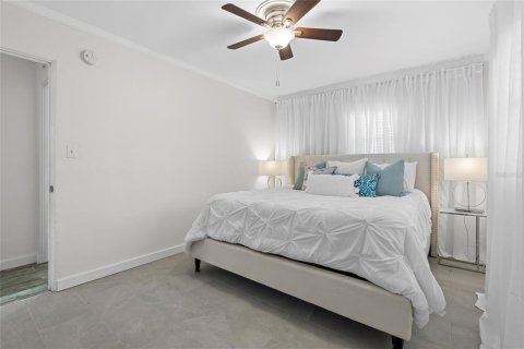 House in Saint Petersburg, Florida 2 bedrooms, 69.49 sq.m. № 1854454 - photo 15