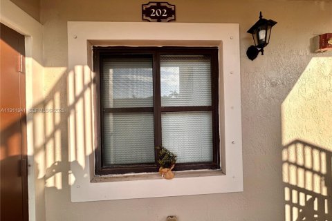 Купить кондоминиум в Катлер-Бей, Флорида 2 спальни, 75.9м2, № 1967384 - фото 3