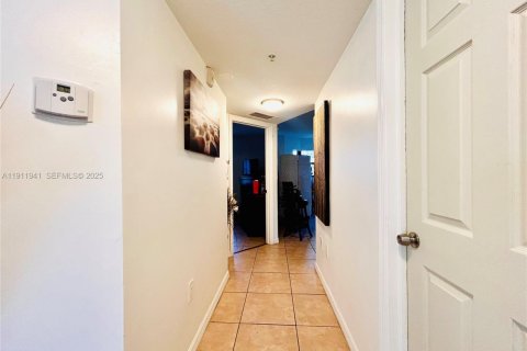 Купить кондоминиум в Катлер-Бей, Флорида 2 спальни, 75.9м2, № 1967384 - фото 6