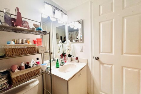 Купить кондоминиум в Катлер-Бей, Флорида 2 спальни, 75.9м2, № 1967384 - фото 14