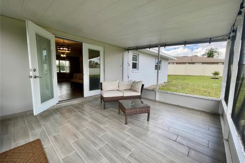 Villa ou maison à louer à Deltona, Floride: 2 chambres, 91.97 m2 № 2383913 - photo 27