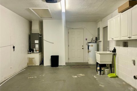 Villa ou maison à louer à Deltona, Floride: 2 chambres, 91.97 m2 № 2383913 - photo 30