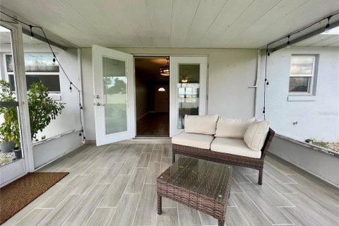 Villa ou maison à louer à Deltona, Floride: 2 chambres, 91.97 m2 № 2383913 - photo 28