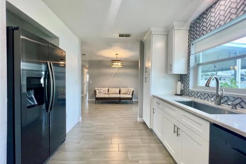 Villa ou maison à louer à Deltona, Floride: 2 chambres, 91.97 m2 № 2383913 - photo 9