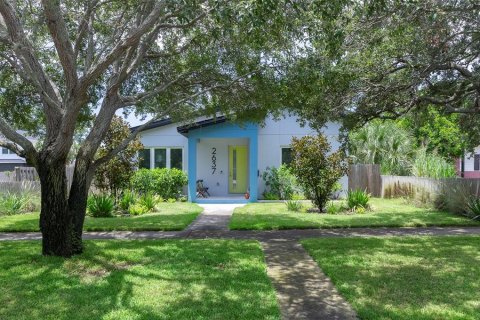 Propiedad comercial en venta en Saint Petersburg, Florida, 4 dormitorios, 216.28 m2 № 1842056 - foto 1