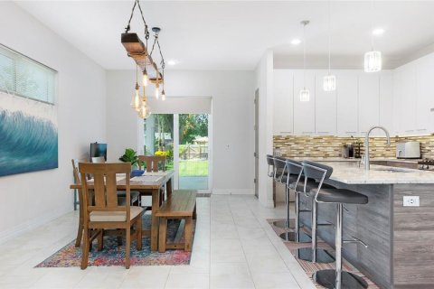 Propiedad comercial en venta en Saint Petersburg, Florida, 4 dormitorios, 216.28 m2 № 1842056 - foto 9