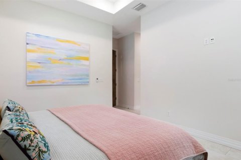 Propiedad comercial en venta en Saint Petersburg, Florida, 4 dormitorios, 216.28 m2 № 1842056 - foto 17
