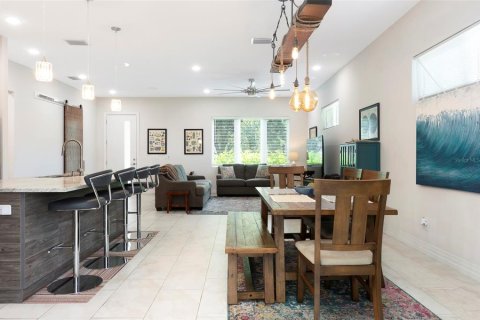 Propiedad comercial en venta en Saint Petersburg, Florida, 4 dormitorios, 216.28 m2 № 1842056 - foto 10
