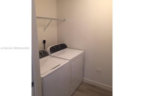 Copropriété à vendre à Miami, Floride: 1 chambre № 2052204 - photo 2