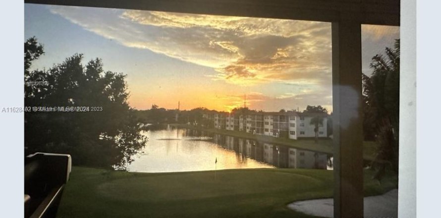 Condo in Pembroke Pines, Florida, 2 bedrooms  № 1811756