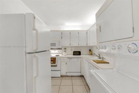 Copropriété à vendre à Fort Lauderdale, Floride: 2 chambres, 93.65 m2 № 2036193 - photo 13