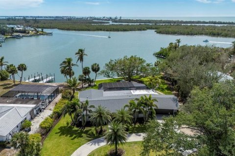 House in Placida, Florida 3 bedrooms, 246.01 sq.m. № 1549359 - photo 4