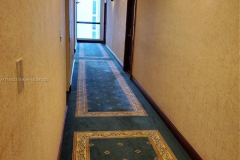 Condo in Miami Beach, Florida, 2 bedrooms  № 1727350 - photo 24