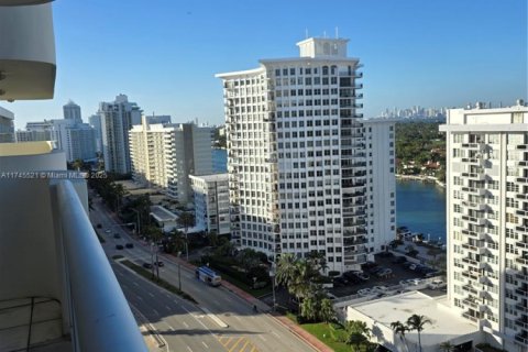 Condo in Miami Beach, Florida, 2 bedrooms  № 1727350 - photo 2
