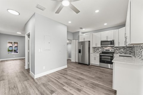 Touwnhouse à vendre à North Lauderdale, Floride: 2 chambres, 123.19 m2 № 2190901 - photo 8