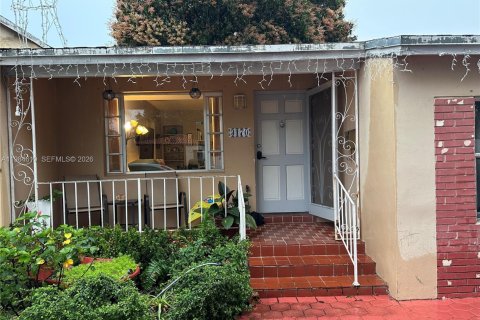 House in Miami, Florida 2 bedrooms, 128.95 sq.m. № 2045835