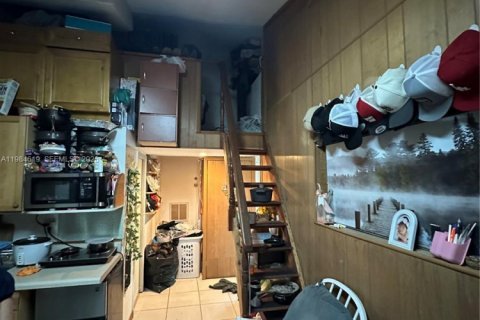 House in Miami, Florida 2 bedrooms, 128.95 sq.m. № 2045835 - photo 16