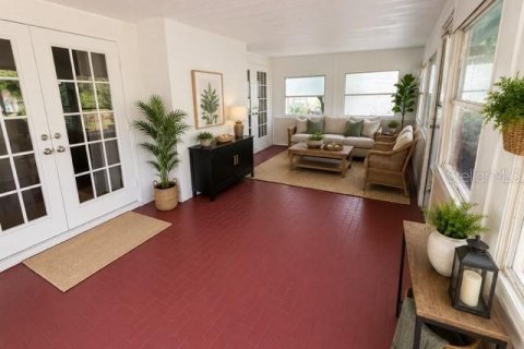 House in Umatilla, Florida 4 bedrooms, 218.04 sq.m. № 2113947 - photo 25