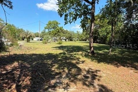 House in Umatilla, Florida 4 bedrooms, 218.04 sq.m. № 2113947 - photo 29