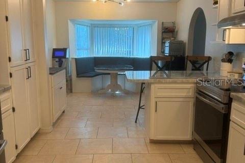 House in Umatilla, Florida 4 bedrooms, 218.04 sq.m. № 2113947 - photo 5