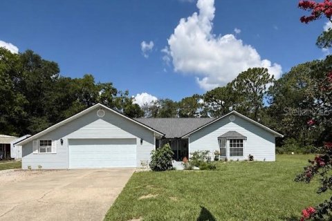 Casa en Umatilla, Florida 4 dormitorios, 218.04 m2 № 2113947