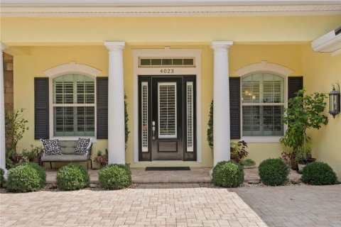 House in Tampa, Florida 5 bedrooms, 387.12 sq.m. № 1719721 - photo 2