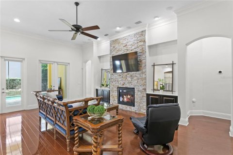 House in Tampa, Florida 5 bedrooms, 387.12 sq.m. № 1719721 - photo 6