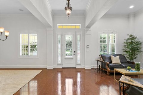 House in Tampa, Florida 5 bedrooms, 387.12 sq.m. № 1719721 - photo 3