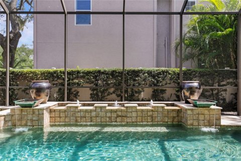 House in Tampa, Florida 5 bedrooms, 387.12 sq.m. № 1719721 - photo 29