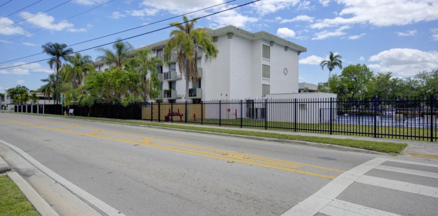 Studio à Condo à Miami, Floride № 1178221