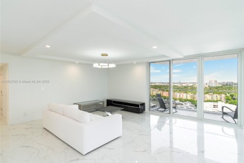 Снять в аренду кондоминиум в Авентура, Флорида 2 спальни, 176.61м2, № 1954615 - фото 5