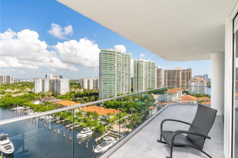 Снять в аренду кондоминиум в Авентура, Флорида 2 спальни, 176.61м2, № 1954615 - фото 10