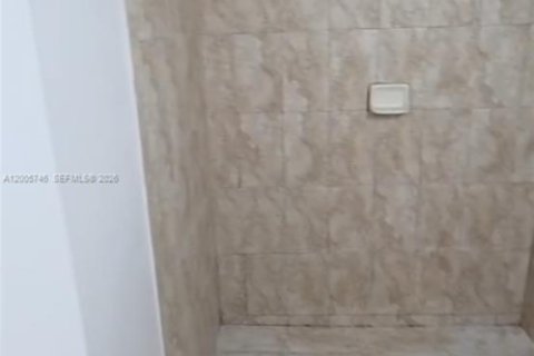 Condo in Sunrise, Florida, 2 bedrooms  № 2174146 - photo 6