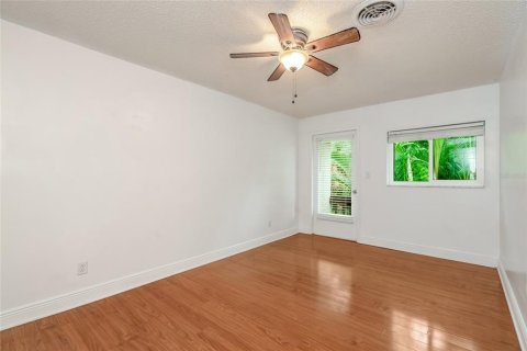 Townhouse in Largo, Florida 2 bedrooms, 75.81 sq.m. № 2386309 - photo 18