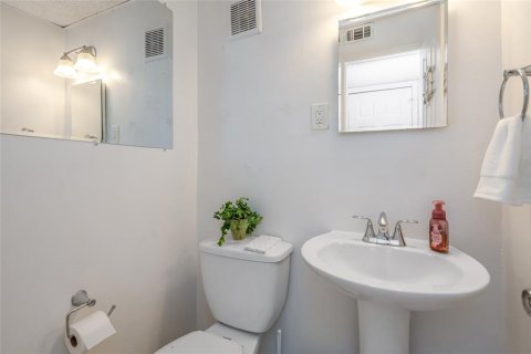 Townhouse in Largo, Florida 2 bedrooms, 75.81 sq.m. № 2386309 - photo 8