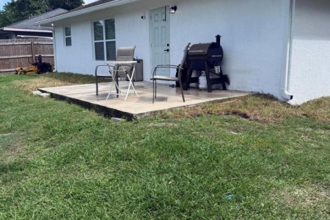 House in Okeechobee, Florida 3 bedrooms, 121.52 sq.m. № 2083293 - photo 6