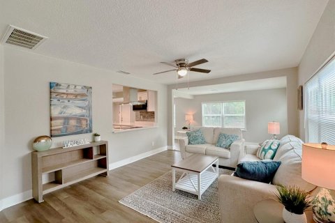 Casa en venta en Clearwater, Florida, 3 dormitorios, 138.33 m2 № 1806947 - foto 6