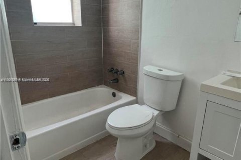 Купить кондоминиум в Майами-Бич, Флорида 40.6м2, № 2088016 - фото 9