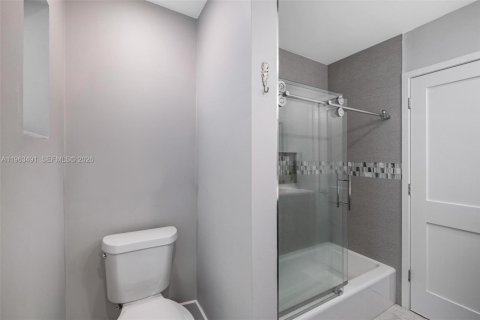 Villa ou maison à vendre à Palmetto Bay, Floride: 5 chambres, 280.84 m2 № 2025590 - photo 30