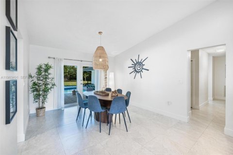 Villa ou maison à vendre à Palmetto Bay, Floride: 5 chambres, 280.84 m2 № 2025590 - photo 13