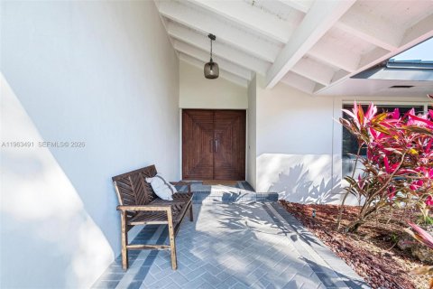 Villa ou maison à vendre à Palmetto Bay, Floride: 5 chambres, 280.84 m2 № 2025590 - photo 2