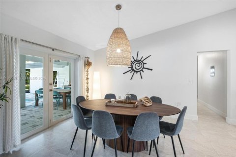 Villa ou maison à vendre à Palmetto Bay, Floride: 5 chambres, 280.84 m2 № 2025590 - photo 14