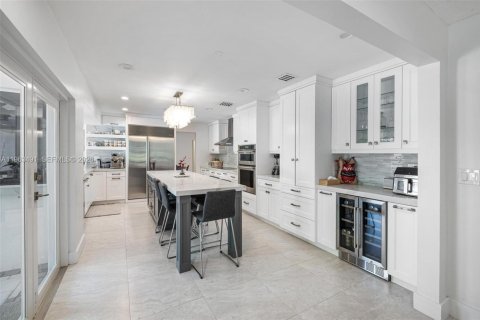 Villa ou maison à vendre à Palmetto Bay, Floride: 5 chambres, 280.84 m2 № 2025590 - photo 5