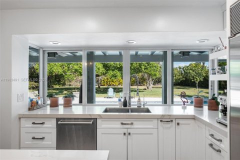 Villa ou maison à vendre à Palmetto Bay, Floride: 5 chambres, 280.84 m2 № 2025590 - photo 11