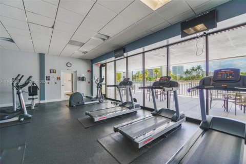 Condo in Aventura, Florida, 1 bedroom  № 2000767 - photo 23